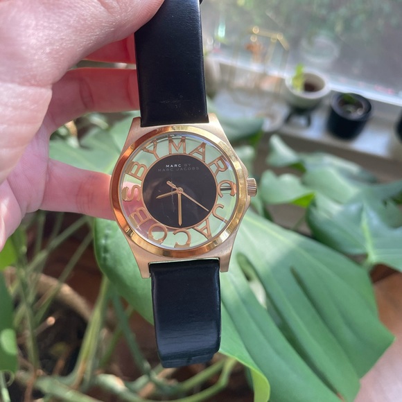 Marc by Marc Jacobs Henry Skeleton watch black leather strap with gold face - Picture 9 of 10